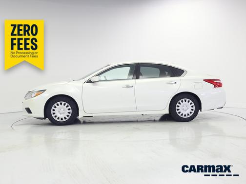 White 2016 Nissan Altima S