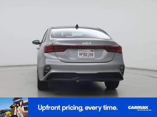 Gray 2024 Kia Forte LXS