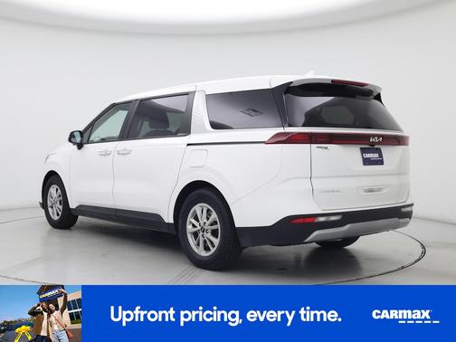 White 2024 Kia Carnival LX