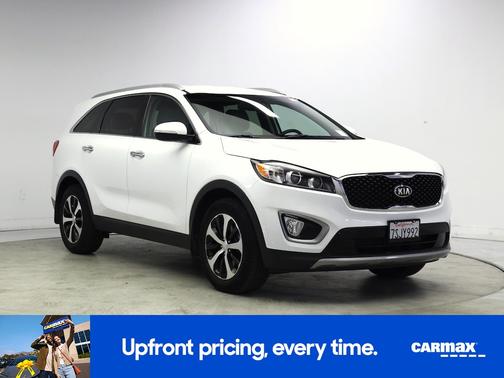 White 2016 Kia Sorento EX