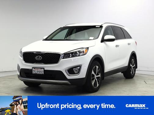 White 2016 Kia Sorento EX