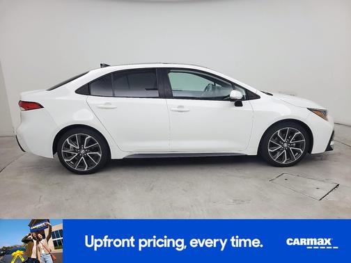 White 2022 Toyota Corolla SE