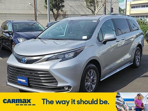 2025 Toyota Sienna LE
