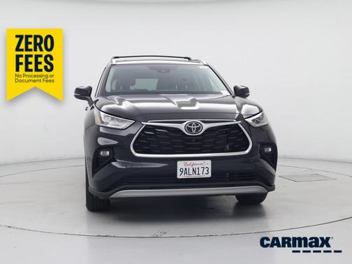 Black 2022 Toyota Highlander Platinum