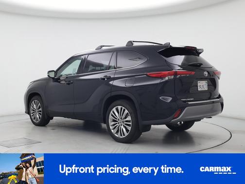 Black 2022 Toyota Highlander Platinum