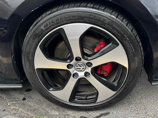 2018 Volkswagen Golf GTI 2.0T S 4-Door