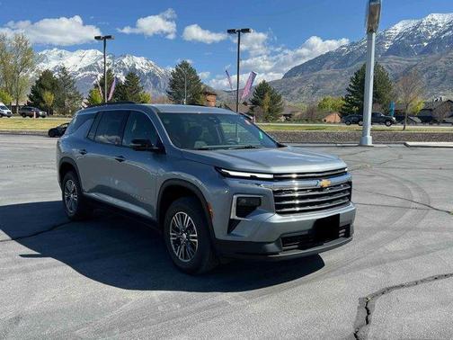 2024 Chevrolet Traverse LT