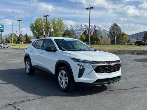 2025 Chevrolet Trax LS