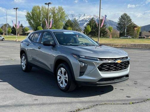 2025 Chevrolet Trax LS