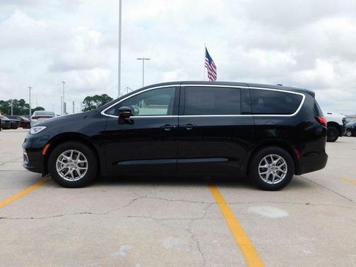 2025 Chrysler Pacifica L