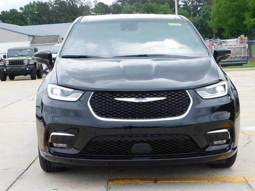 2025 Chrysler Pacifica L