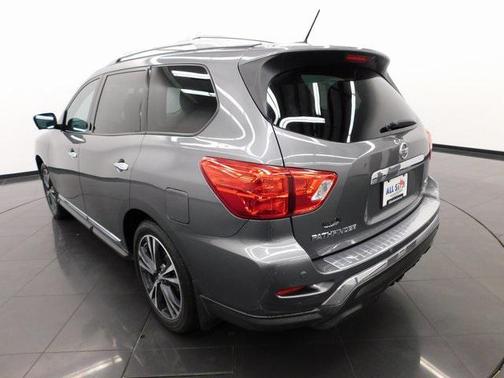2017 Nissan Pathfinder Platinum