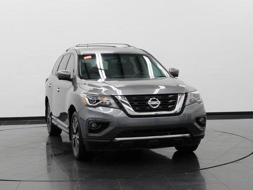 2017 Nissan Pathfinder Platinum