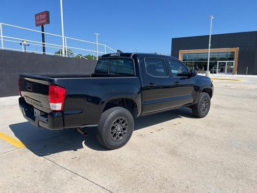 2016 Toyota Tacoma SR