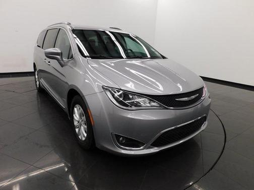 2018 Chrysler Pacifica Touring-L