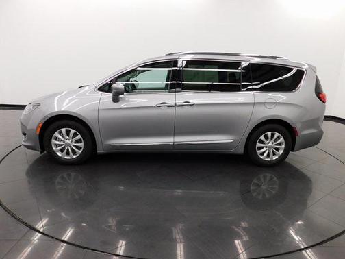 2018 Chrysler Pacifica Touring-L