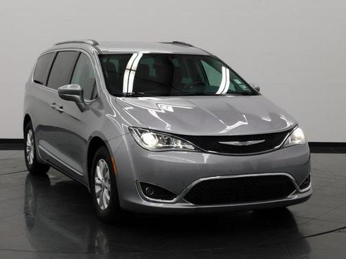 2018 Chrysler Pacifica Touring-L
