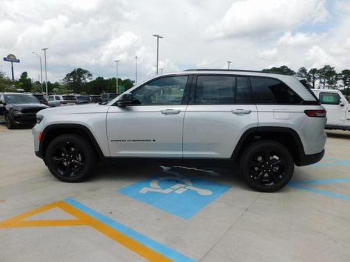 2025 Jeep Grand Cherokee Altitude