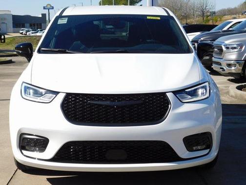 2024 Chrysler Pacifica Hybrid S Appearance Pkg