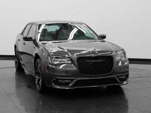 2023 Chrysler 300 Touring