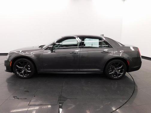 2023 Chrysler 300 Touring