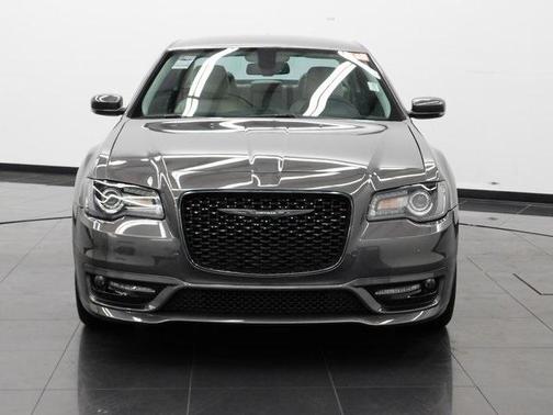 2023 Chrysler 300 Touring