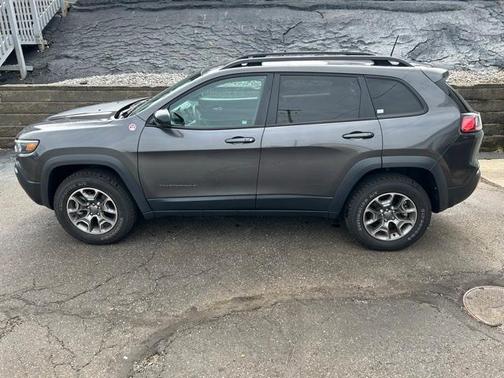 2022 Jeep Cherokee Trailhawk