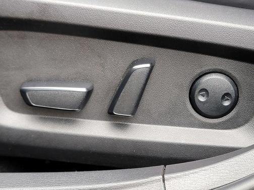 Labrador Black Pearl 2023 Mitsubishi Outlander SE Black Edition