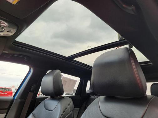 Laser Blue 2023 Jeep Compass Latitude Lux