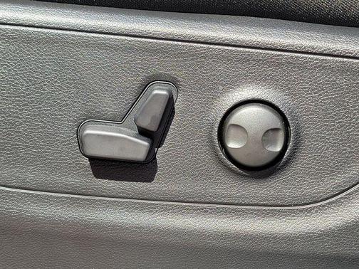 Bright White Clearcoat 2026 RAM 1500 Big Horn/Lone Star