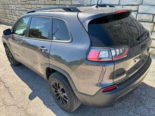 Granite Crystal Clearcoat Metallic 2023 Jeep Cherokee Altitude Lux
