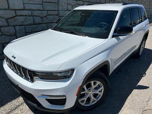 Bright White Clearcoat 2023 Jeep Grand Cherokee Limited