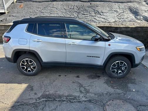 2024 Jeep Compass Trailhawk