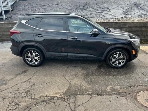 2022 Kia Seltos EX