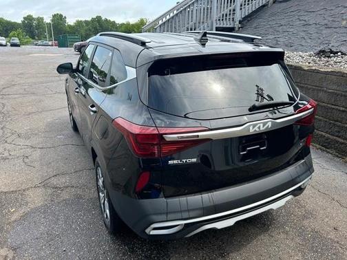 2022 Kia Seltos EX