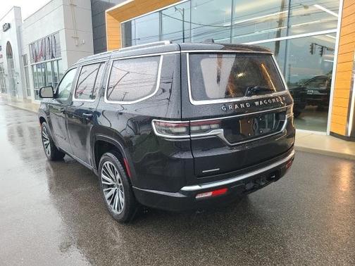 2022 Jeep Grand Wagoneer Series III