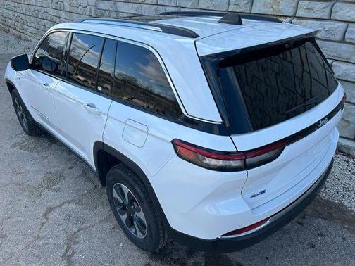 2022 Jeep Grand Cherokee 4xe Base