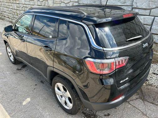 Diamond Black 2019 Jeep Compass Latitude
