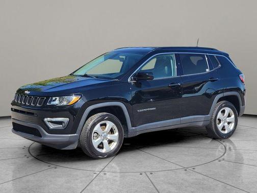 Diamond Black 2019 Jeep Compass Latitude