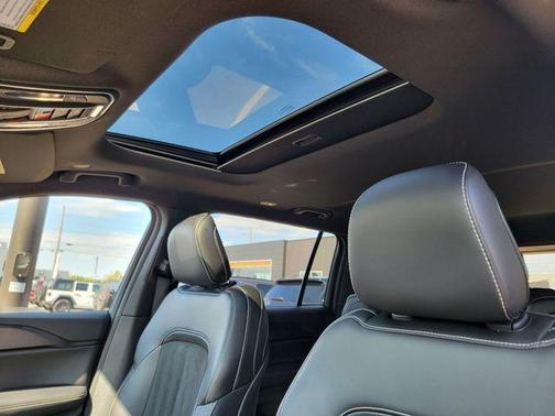 Velvet Red Pearlcoat 2023 Jeep Grand Cherokee L Laredo