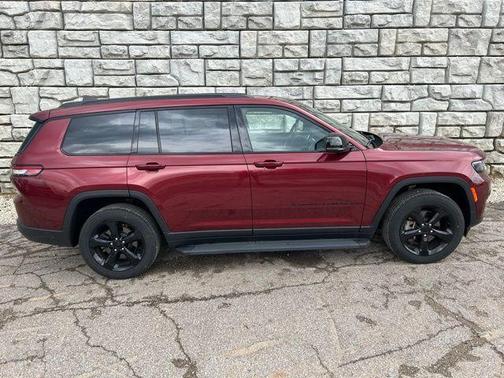 Velvet Red Pearlcoat 2023 Jeep Grand Cherokee L Laredo
