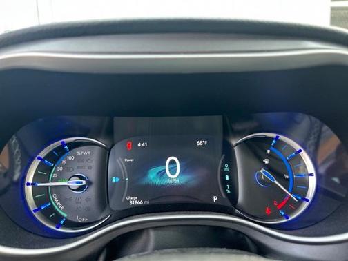 2022 Chrysler Pacifica Hybrid Touring L