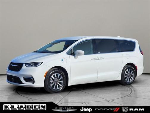 2022 Chrysler Pacifica Hybrid Touring L