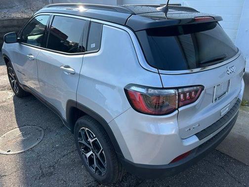 Silver Zynith 2026 Jeep Compass Limited