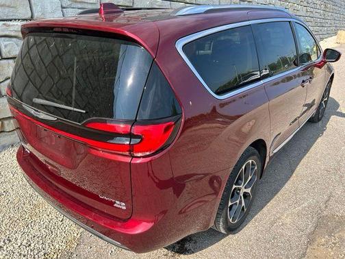 Velvet Red Pearlcoat 2021 Chrysler Pacifica Limited