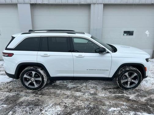 2022 Jeep Grand Cherokee 4xe Base