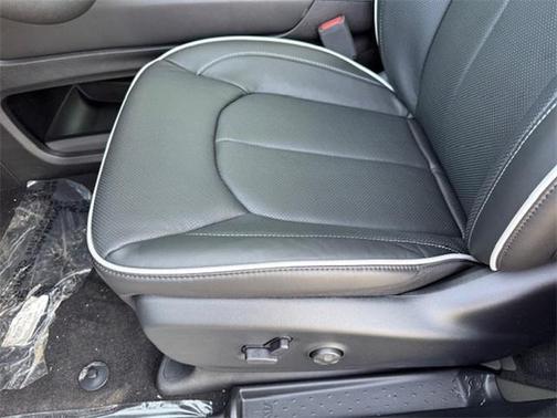 2025 Chrysler Pacifica Hybrid Select
