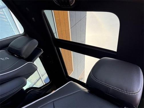 2025 Chrysler Pacifica Hybrid Select