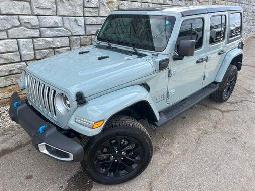 Earl Clearcoat 2023 Jeep Wrangler 4xe Sahara