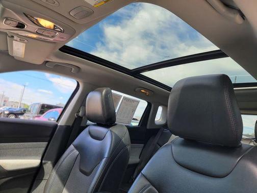 Diamond Black 2022 Jeep Compass Latitude